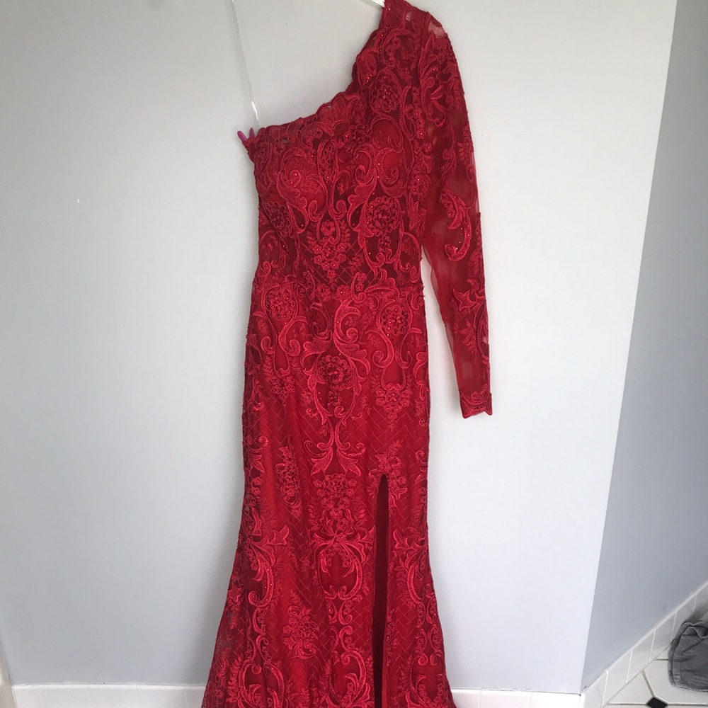 Red Dress - Picture 2 of 3